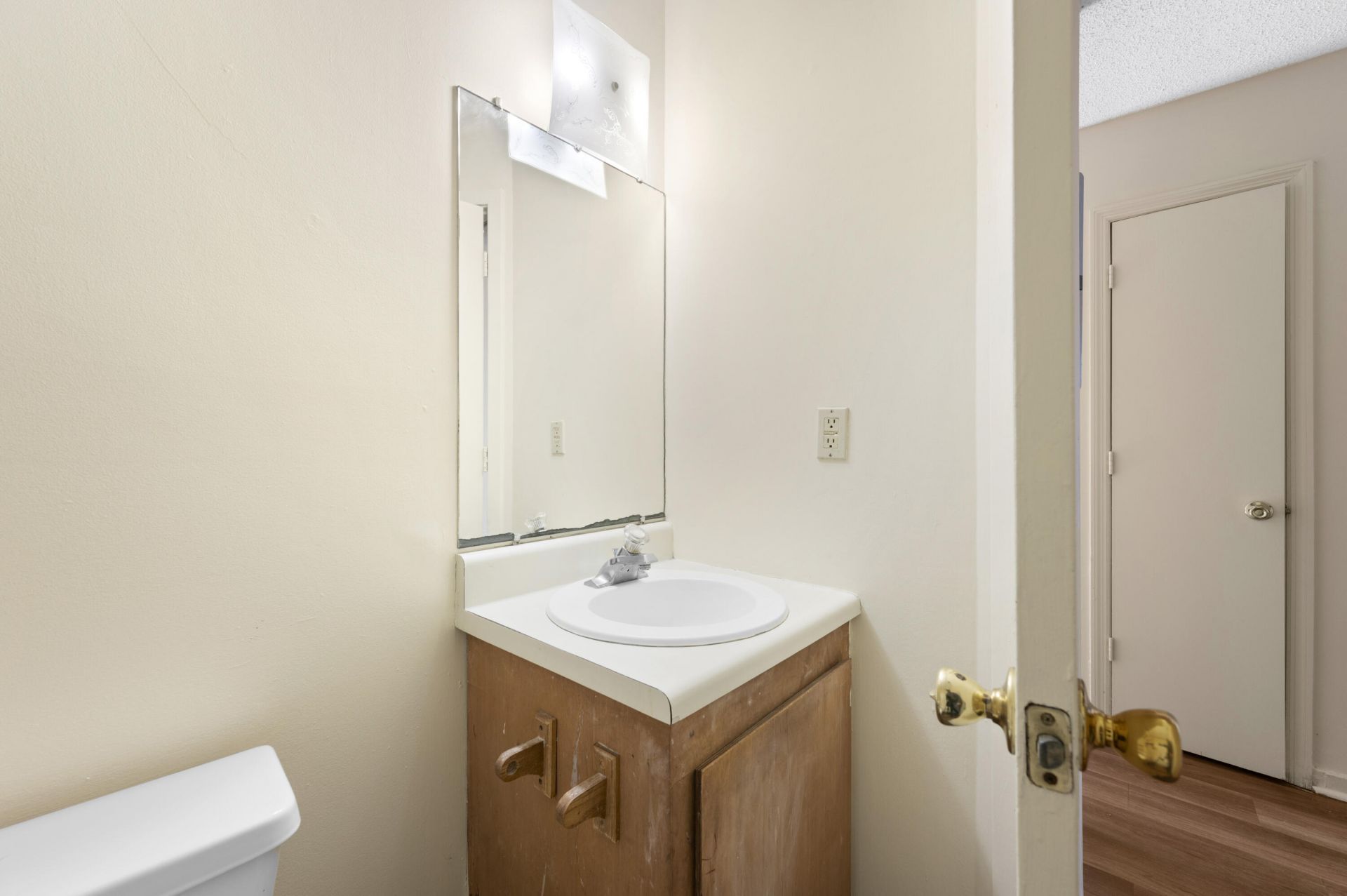 1202 Bexley Street Photo 6
