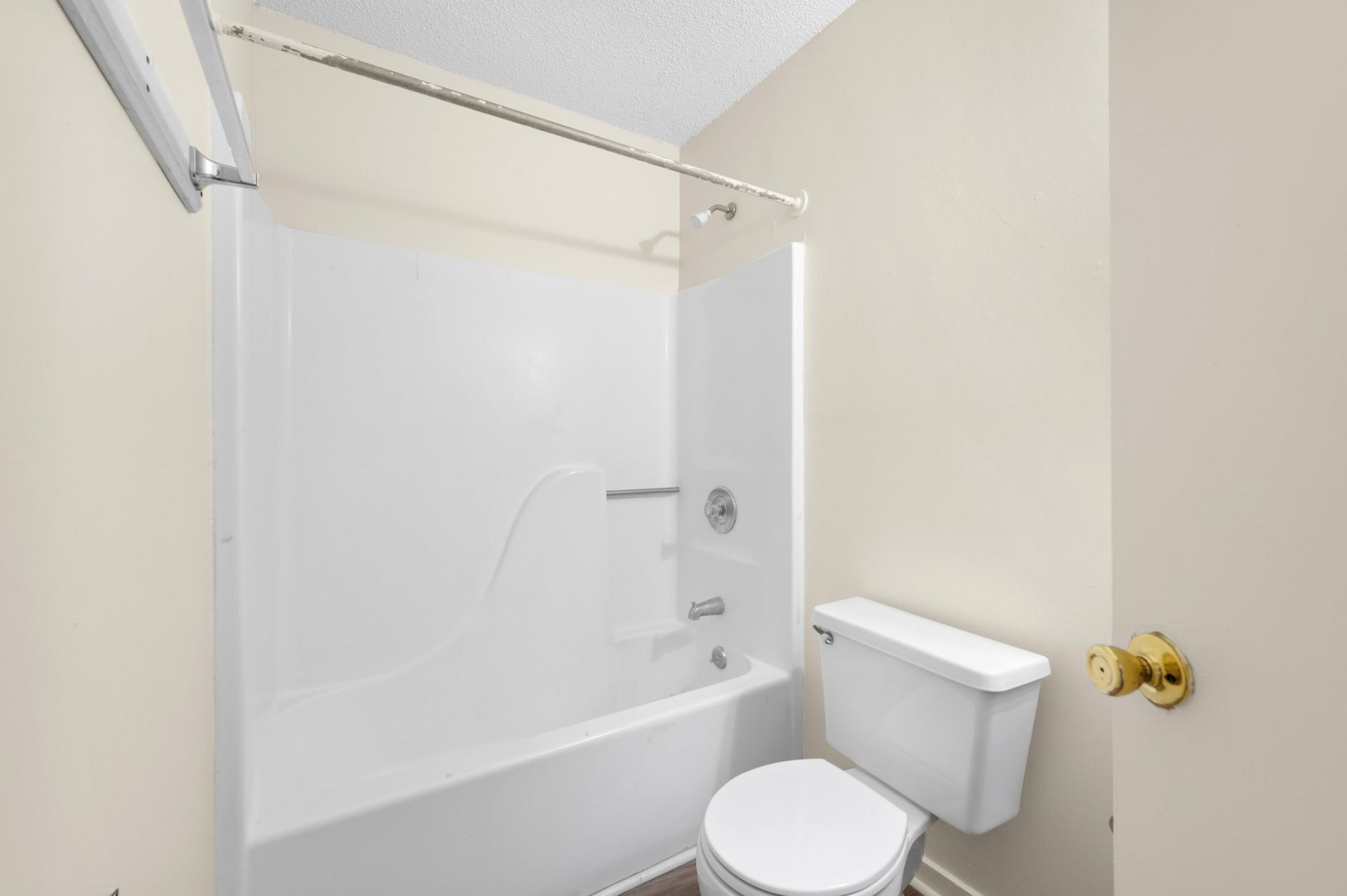 1202 Bexley Street Photo 7