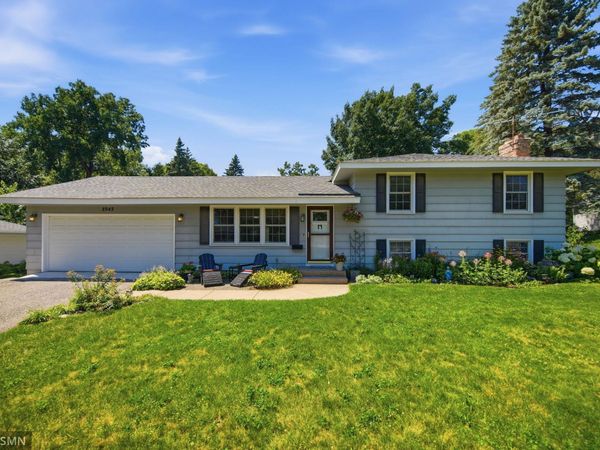 8942 York Road S, Bloomington, MN 55431