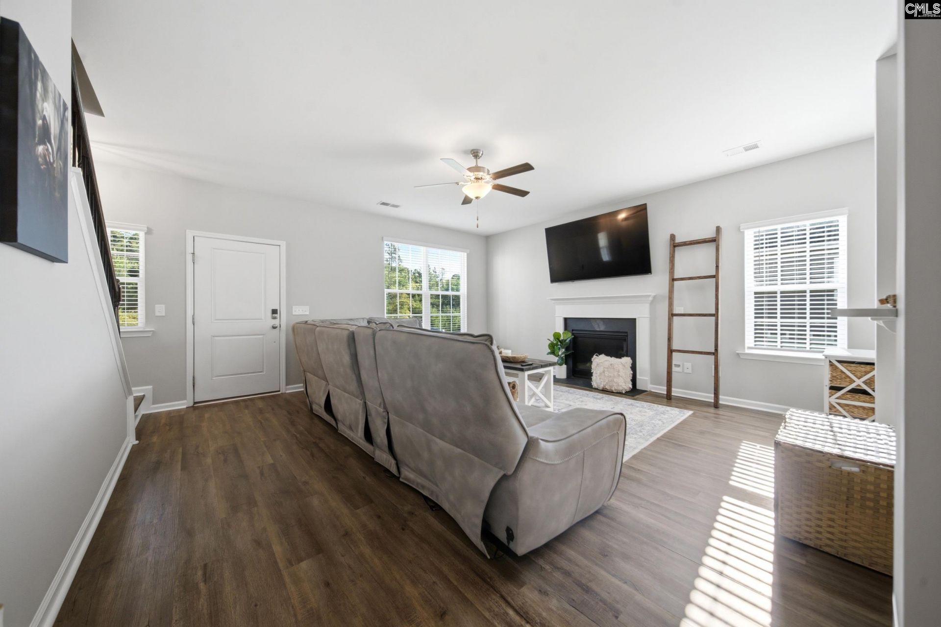 390 Tannery Way  Photo 6