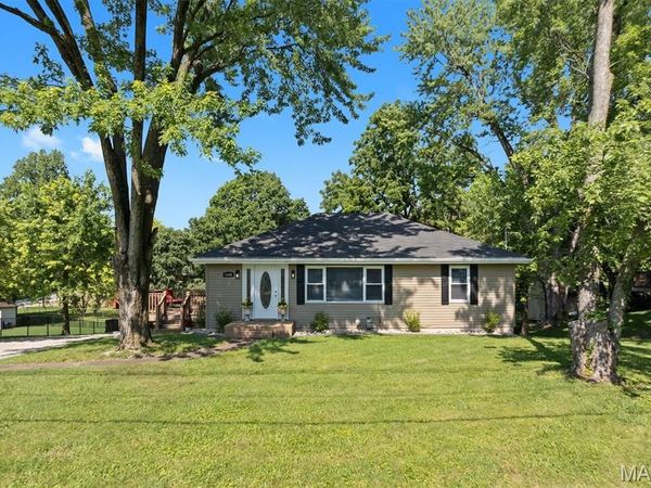 1466 N Keebler Avenue, Collinsville, IL 62234
