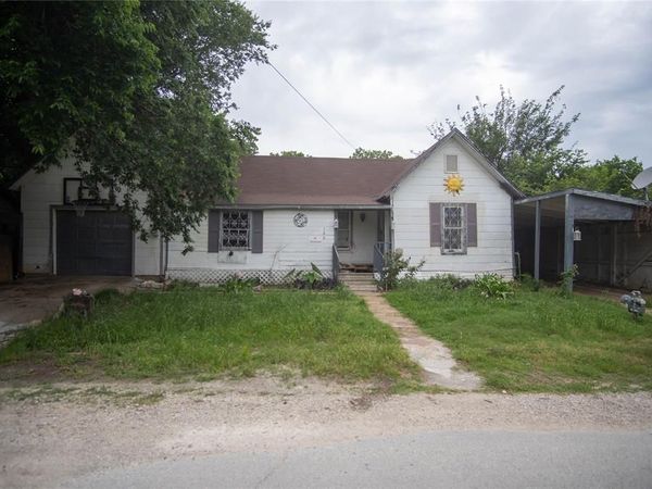 106 S Watson Street , Alvarado, TX 76009