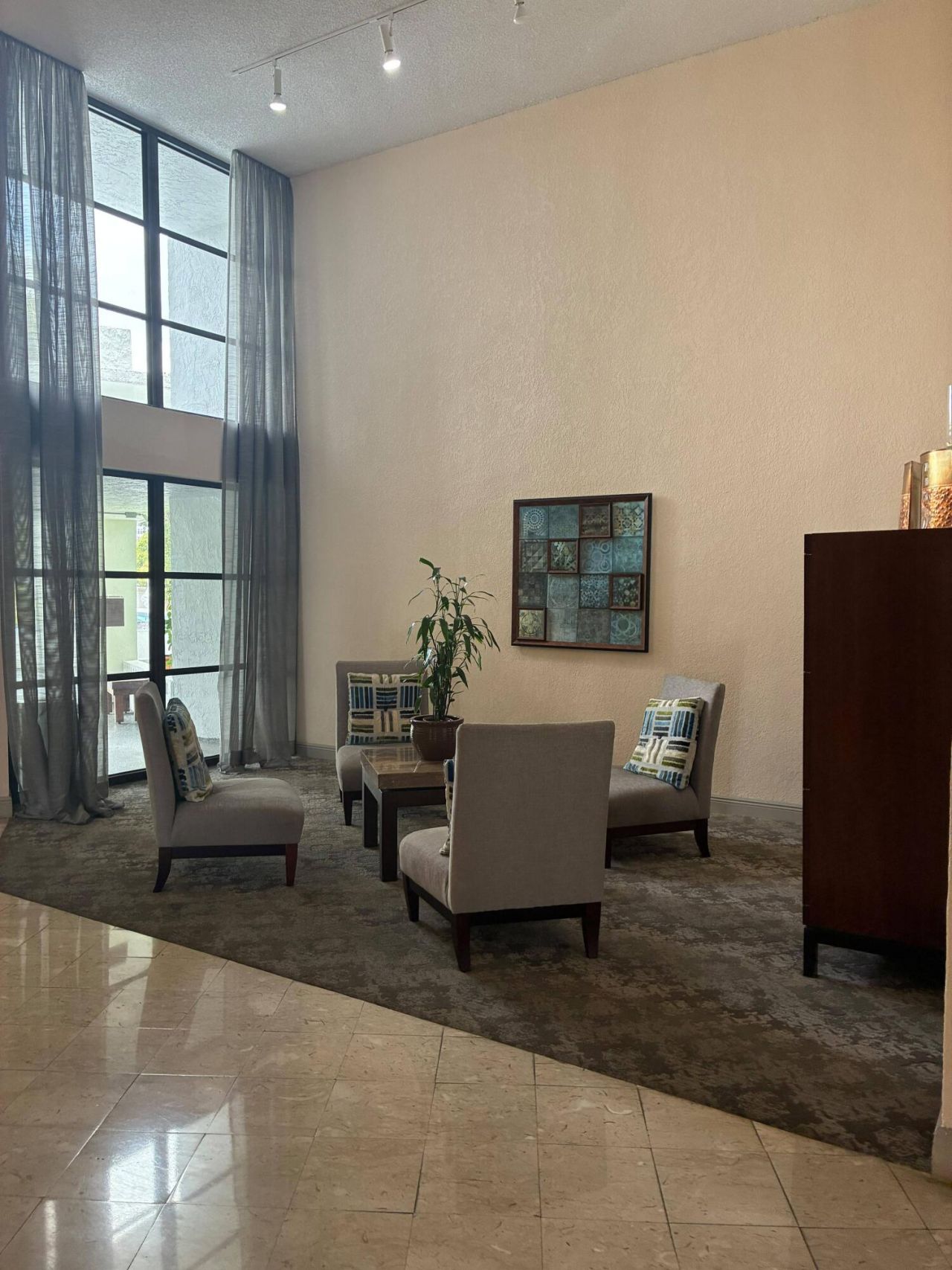 400 Leslie Drive, Unit 502, Hallandale Beach, FL 33009 Photo