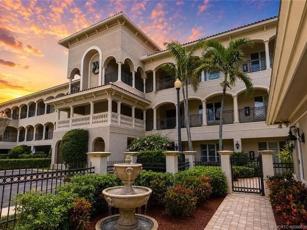 952 SE Willoughby Trace, Stuart, FL 34997