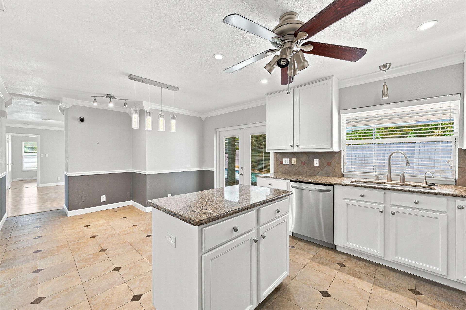 5831 NW 56th Place, Tamarac, FL 33319 Photo