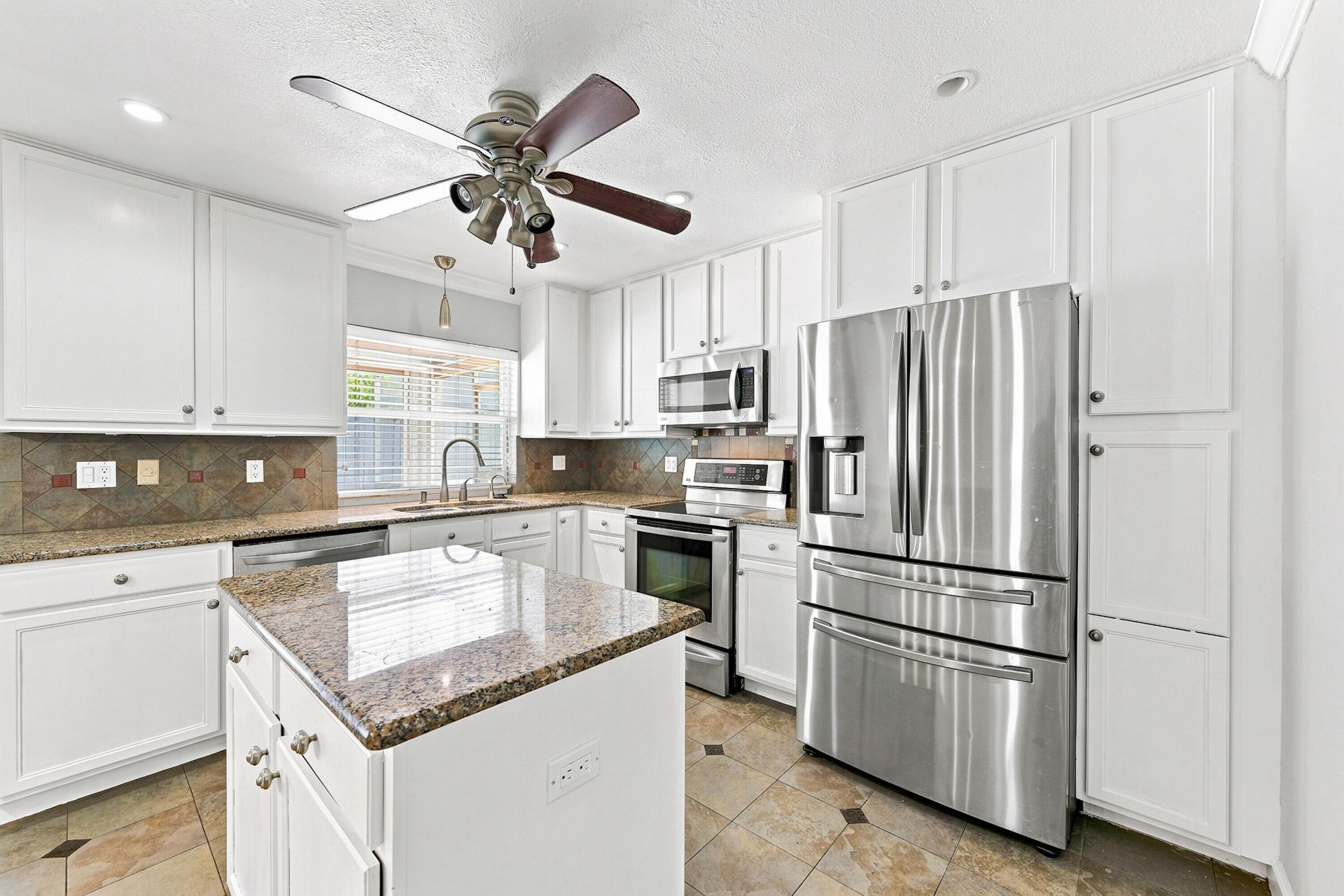 5831 NW 56th Place, Tamarac, FL 33319 Photo