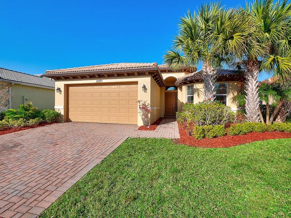 11271 SW Barton Way, Port St. Lucie, FL 34987