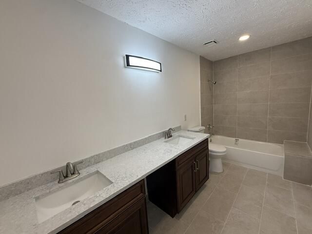 2008 SW Hampshire Lane, Port Saint Lucie, FL 34953 Photo