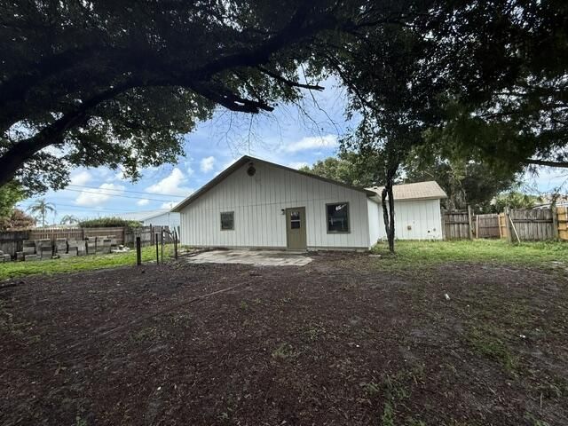 2008 SW Hampshire Lane, Port Saint Lucie, FL 34953 Photo