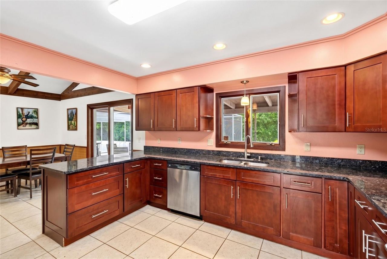 10848 N Dragonis Drive , Dunnellon, FL 34433 Photo