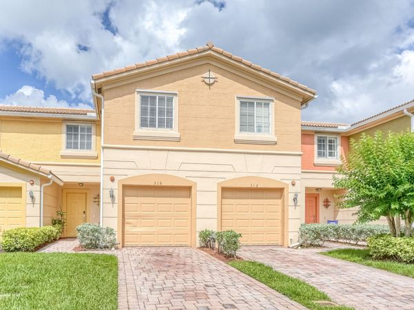 316 SE BLOXHAM Way, Stuart, FL 34997