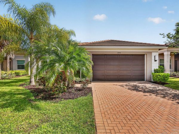 10542 SW Sunray Street, Port St. Lucie, FL 34987