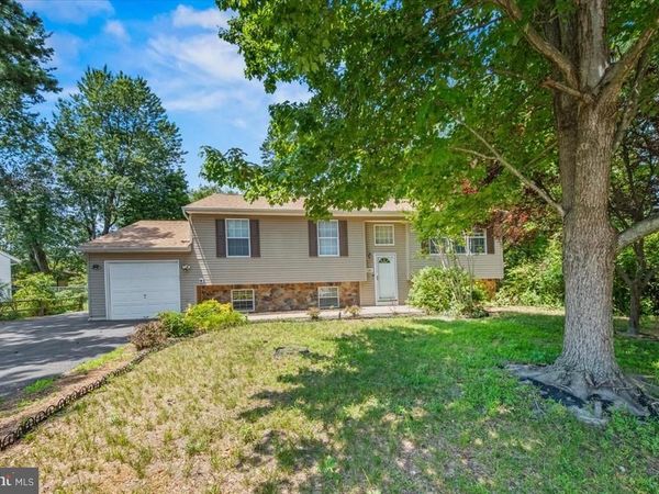 302 CHEYENNE TRAIL, BROWNS MILLS, NJ 08015