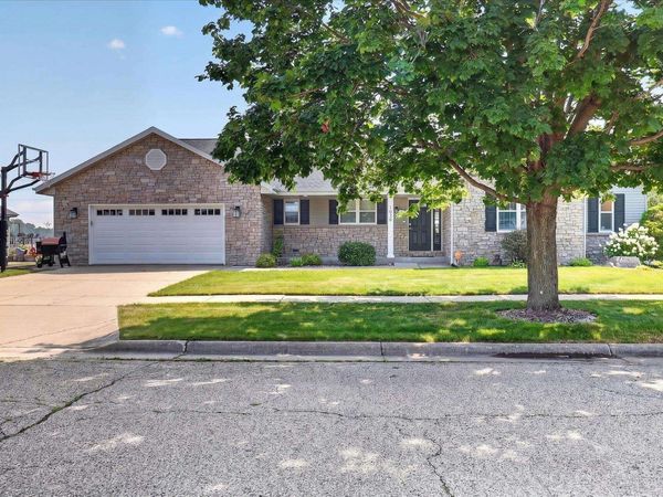 1038 Summerhill Drive, Janesville, WI 53546
