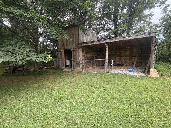 8732 Old State Highway 28 , Pikeville, TN 37367