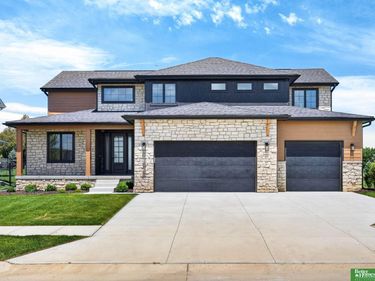 21828 Grover Street, Elkhorn, NE 68022