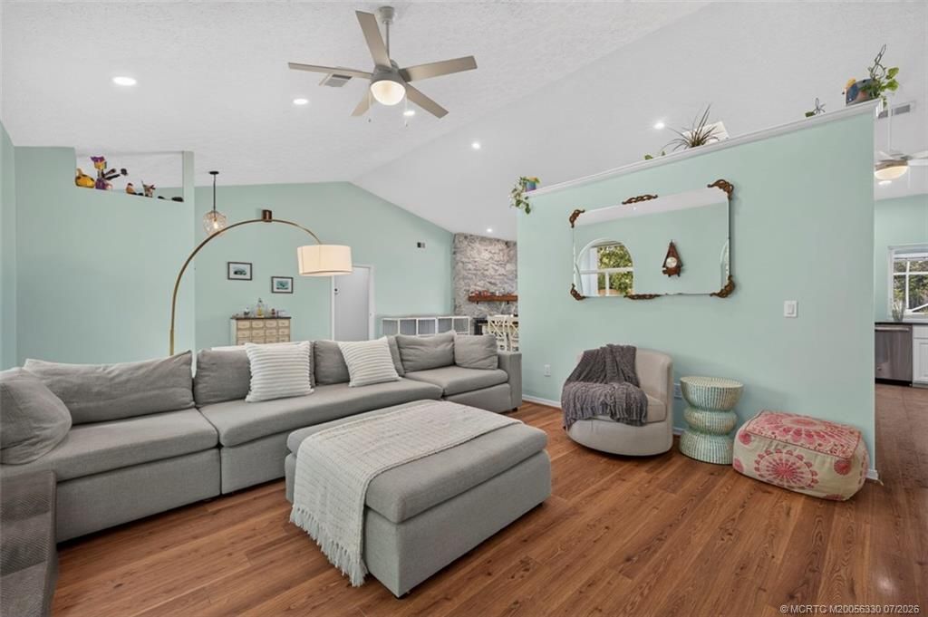 204 NE Elm Terrace , Jensen Beach, FL 34957 Photo