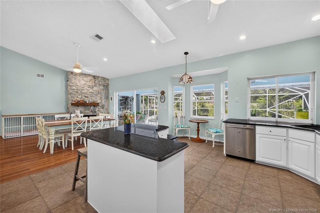 204 NE Elm Terrace , Jensen Beach, FL 34957 Photo