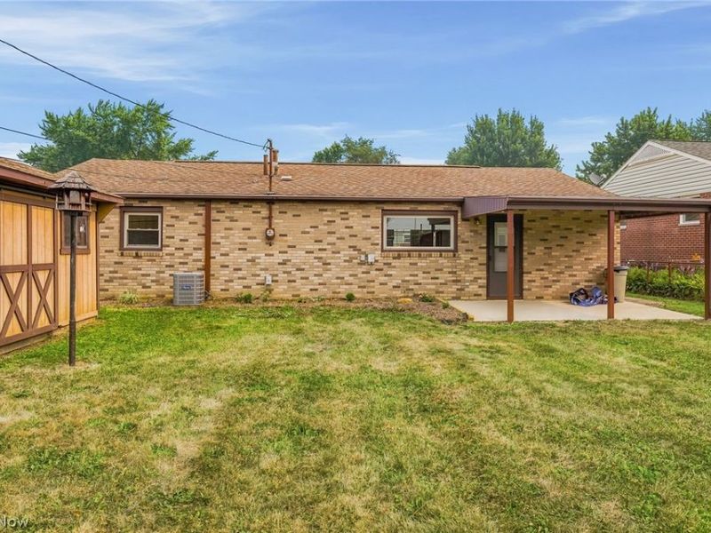 2446 Regentview Street NE, Canton, OH 44705 Photo 20