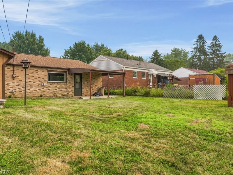 2446 Regentview Street NE, Canton, OH 44705 Photo 21