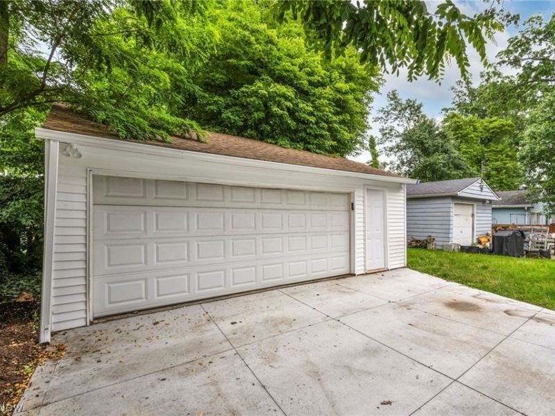 23928 Knickerbocker Road, Bay Village, OH 44140 Photo 7