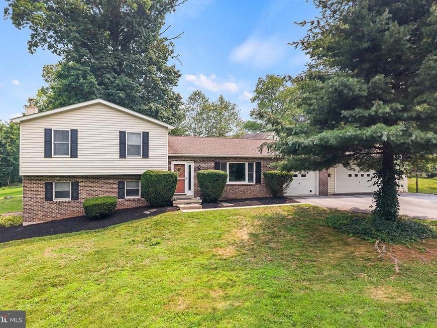 2604 Pheasant Run Lane, Spring City, PA 19475 Main Photo