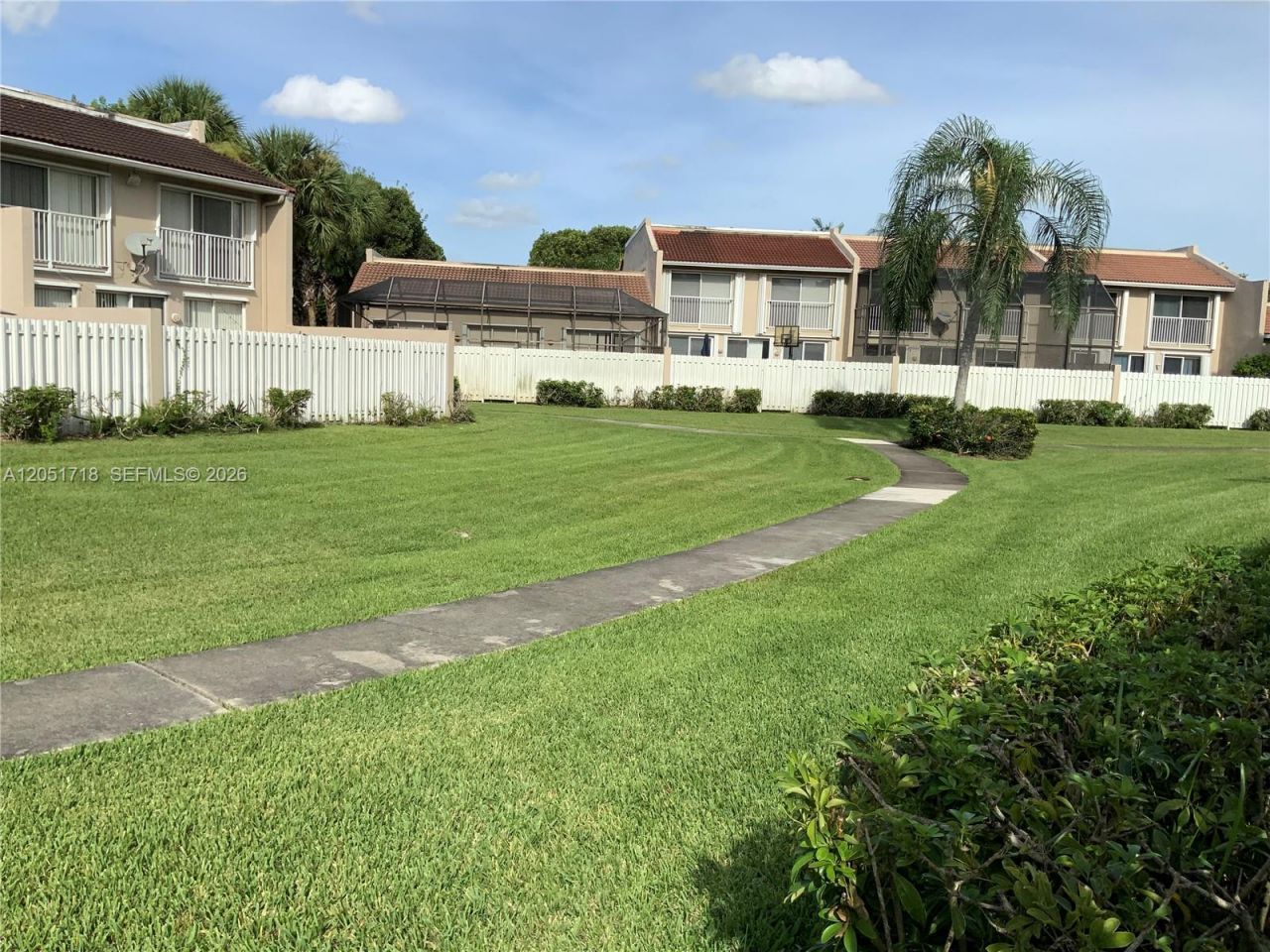 10241 NW 52nd Ter, Doral, FL 33178 Photo