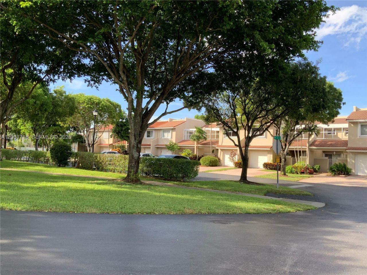10241 NW 52nd Ter, Doral, FL 33178 Photo