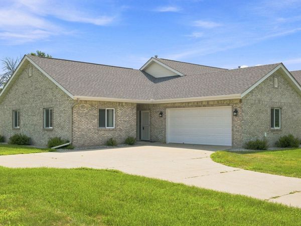 111 S West Street, Belle Plaine, MN 56011