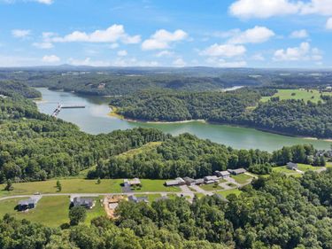 660 Highway 1383 , Russell Springs, KY 42642