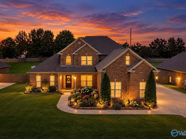214 Legendwood Drive NW, Madison, AL 35757