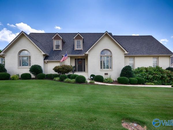 1304 Old Carriage Lane, Huntsville, AL 35802