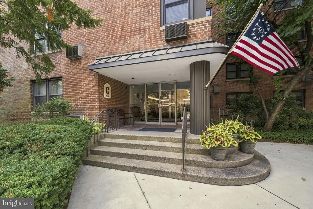80 W BALTIMORE AVENUE, LANSDOWNE, PA 19050