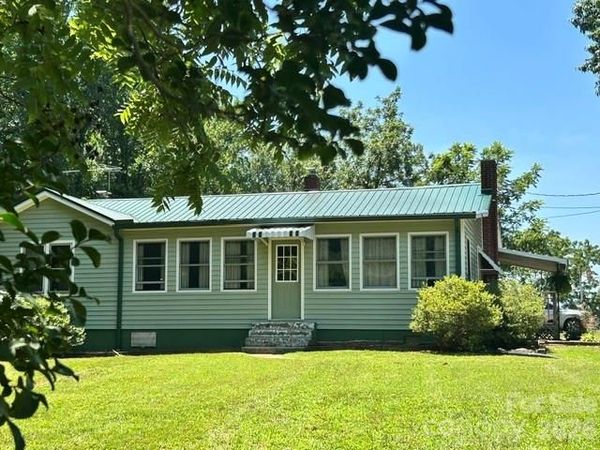 1174 Stacy Hill Road, Marion, NC 28752