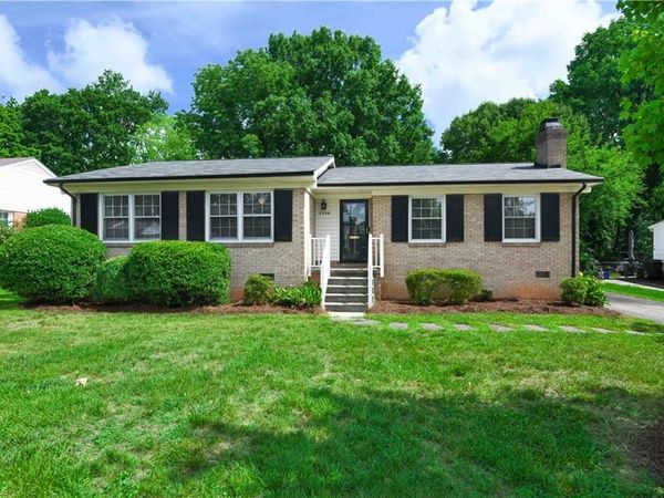 2306 Cherokee Drive , Greensboro, NC 27408