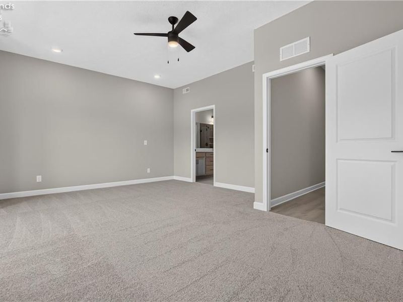 469 Harbor Lane, Lorain, OH 44052 Photo 39