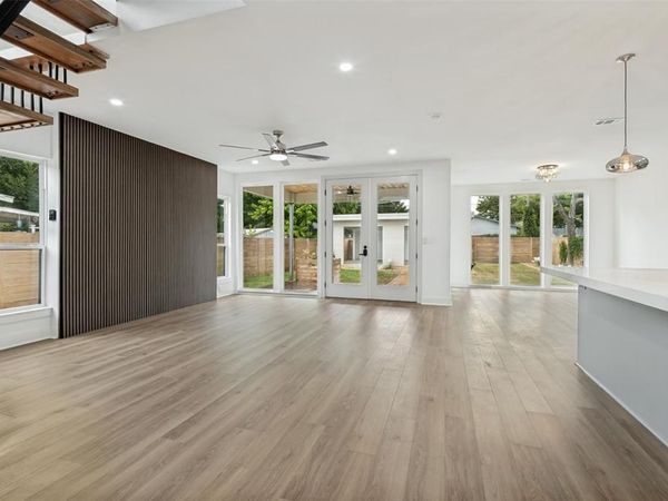 514 S Marlborough Avenue , Dallas, TX 75208