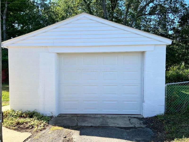1903 E Beaumont Road, Columbus, OH 43224 Photo 12