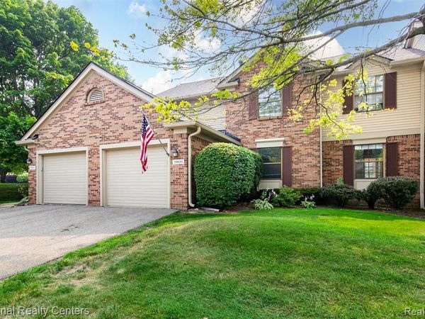 29820 Indian Trail, Farmington Hills, MI 48331