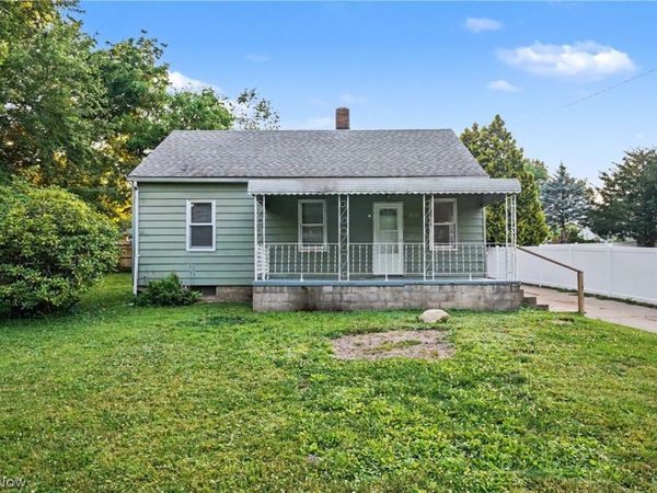 1854 Olympic Street , Cuyahoga Falls, OH 44221