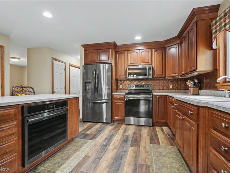 580 Terra Verde Avenue, Columbiana, OH 44408 Photo 6