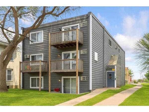 924 21st Avenue S, Minneapolis, MN 55404