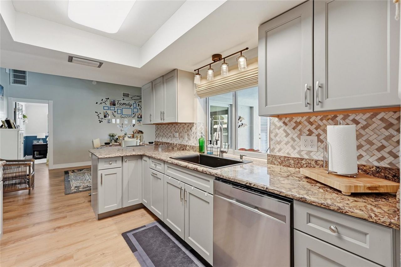 7219 Reymoor Drive , North Fort Myers, FL 33917 Photo