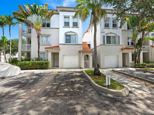 11018 LEGACY Drive, Unit 201, Palm Beach Gardens, FL 33410