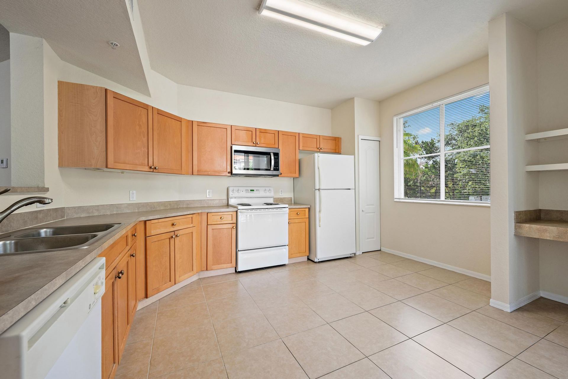 11018 Legacy Drive, Unit 201, Palm Beach Gardens, FL 33410 Photo