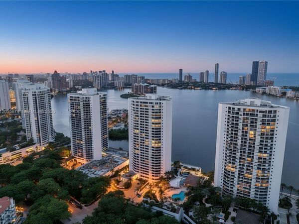 3000 Island Blvd, Unit 505, Aventura, FL 33160