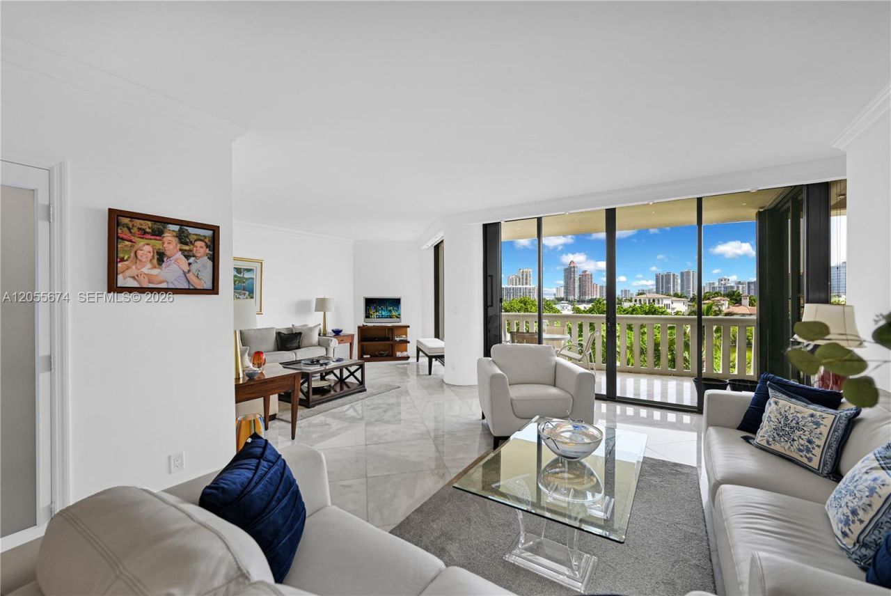 3000 Island Blvd, Unit 505, Aventura, FL 33160 Photo