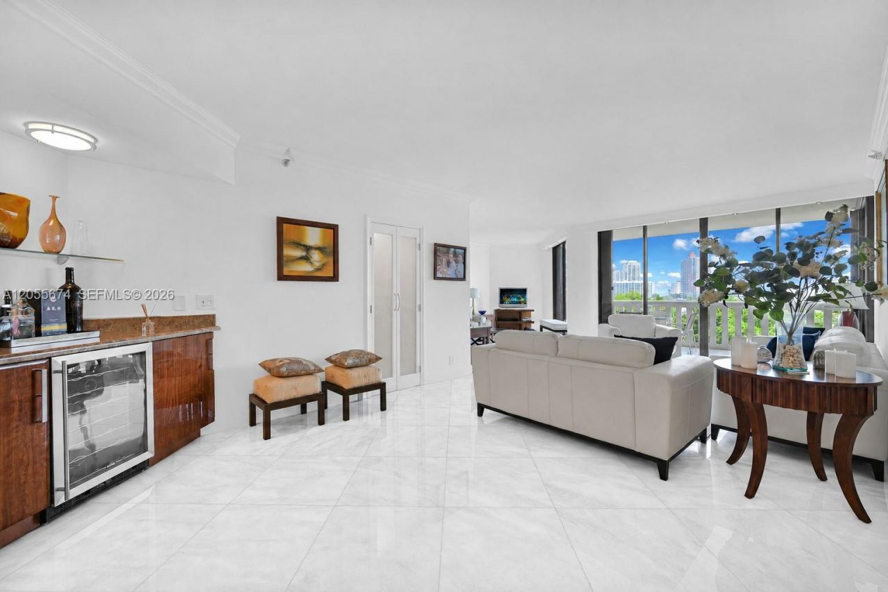 3000 Island Blvd, Unit 505, Aventura, FL 33160 Photo