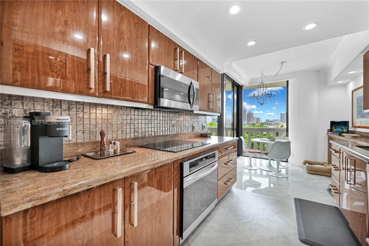 3000 Island Blvd, Unit 505, Aventura, FL 33160 Photo