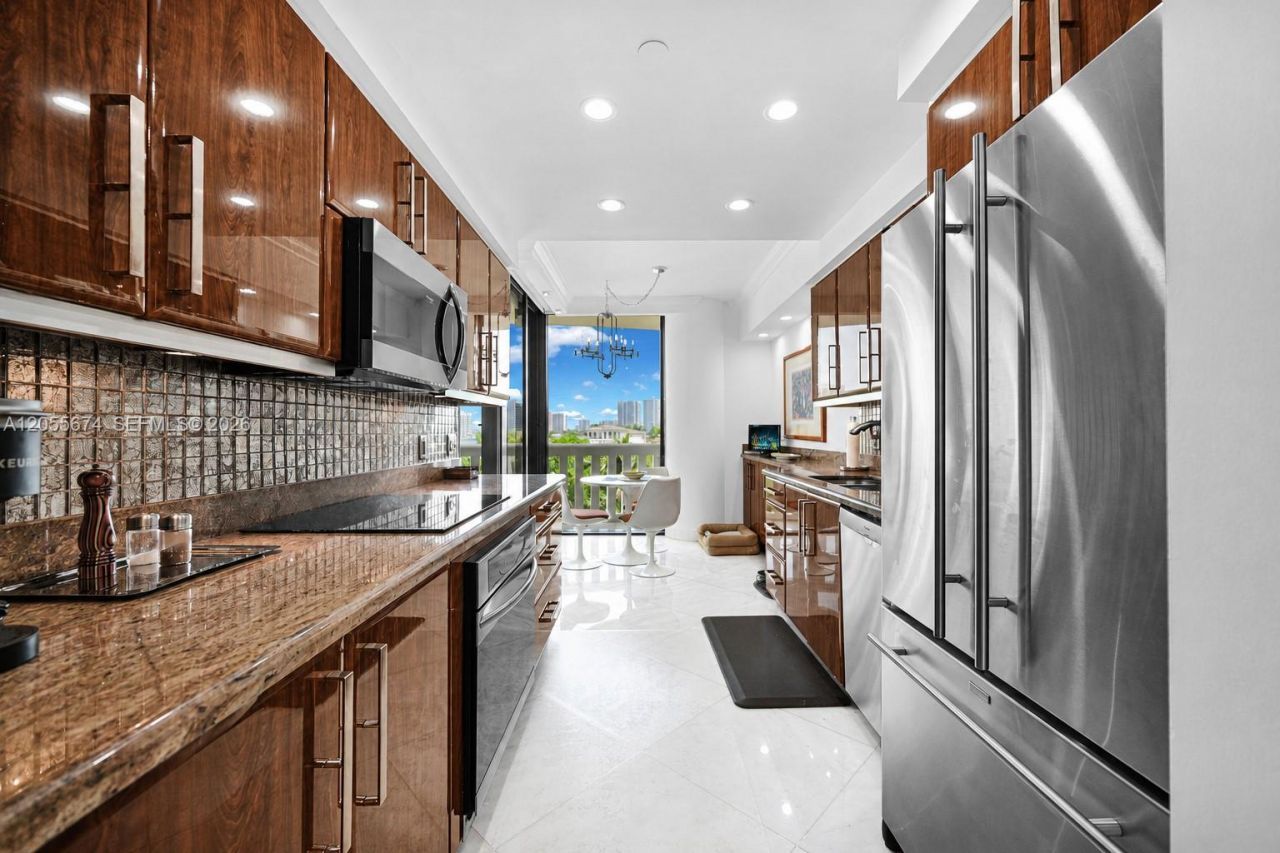 3000 Island Blvd, Unit 505, Aventura, FL 33160 Photo
